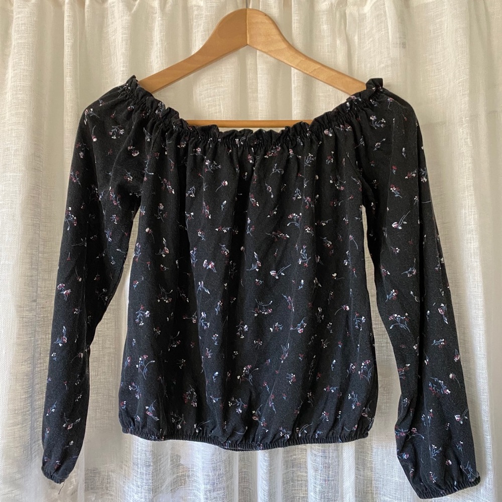 Off shoulder floral long sleeve